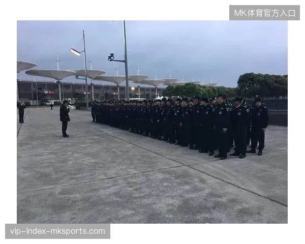 赛事流量爆发期，主办方依靠粗放式安保模型如何有效应对多场馆协同疏散压力？